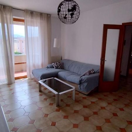 La Casa Dei Viaggiatori - Viareggio - Posto Auto Gratuito Apartment ภายนอก รูปภาพ