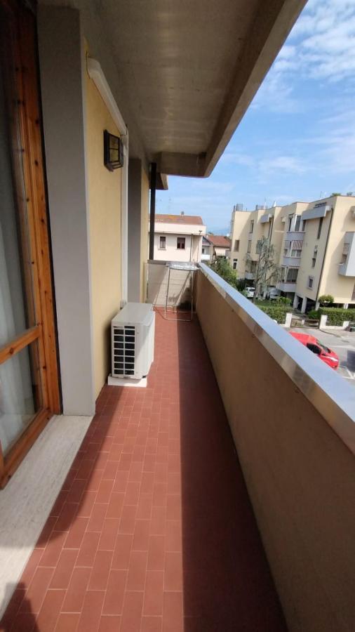 La Casa Dei Viaggiatori - Viareggio - Posto Auto Gratuito Apartment ภายนอก รูปภาพ